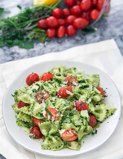 Fresh Oregano Pesto – Mess in the Kitchen