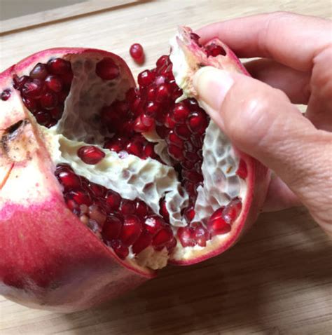 How To Open and Seed A Pomegranate