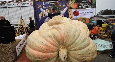 2,560-Pound Pumpkin Wins California Contest, Sets Record