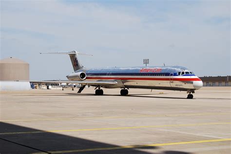 American Airlines Fleet McDonnell Douglas MD-80 Details and Pictures