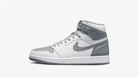 Air Jordan 1 Retro High OG (Stealth & White) | END. Launches