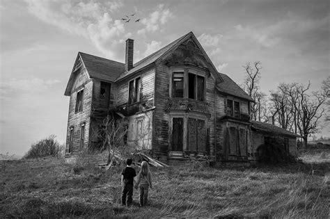 Create An Atmosphere Of Horror With This Haunted House Photo Tutorial - 500px