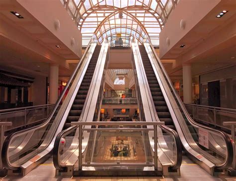 Westside Pavilion dying in the heart of West Los Angeles : r/deadmalls