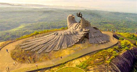 The Largest Bird Sculpture On Earth Took Artists 10 Years To Complete