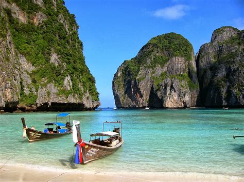 World Visits: Tour Of Phi Phi Islands - Phuket