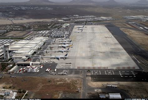 Lanzarote Airport - Megaconstrucciones.net English Version