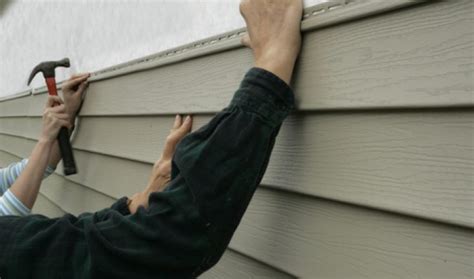 How To Install Vinyl Siding - DIY and Repair Guides