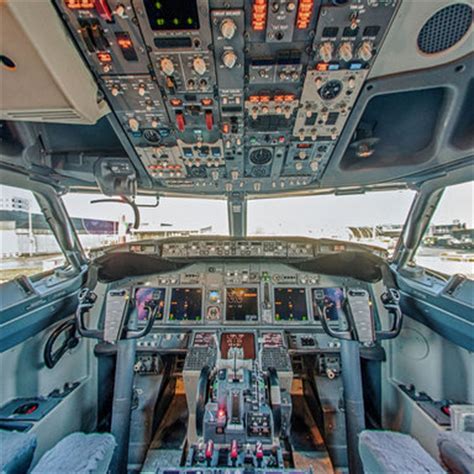 Interior cockpit Boeing 737-800