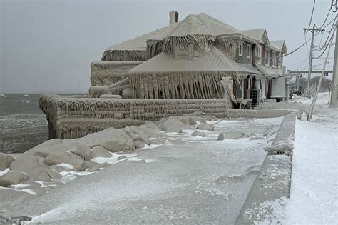 Winter storm pounds Buffalo with record snowfall, at least 3 dead