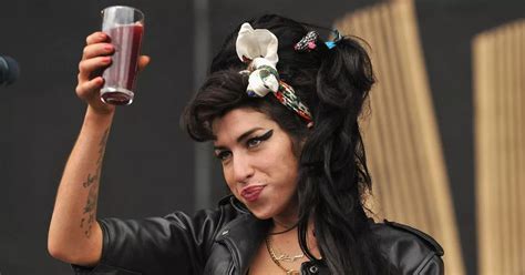 Amy Winehouse Networth February 2024, Height, Weight, Bio