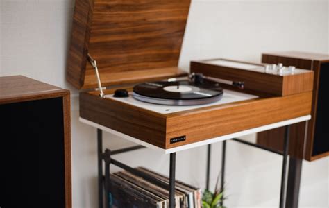 This new turntable console pairs hi-fi analogue and wireless streaming