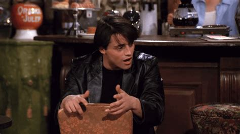 Could we just all take a moment for Joey's hair in the very first episode of FRIENDS? : r ...