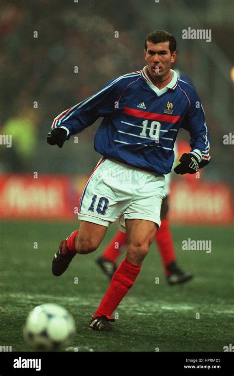 Zidane 1998 hi-res stock photography and images - Alamy