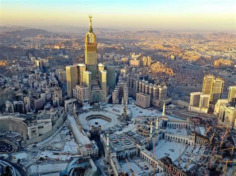 Ramadan 2020: The Grand Mosque at the holy city of Mecca wears a deserted look | News-photos ...