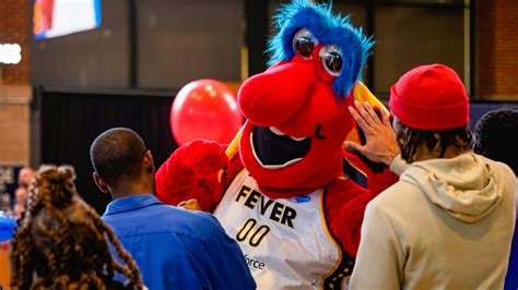 Indiana Fever wins WNBA draft lottery, chance to pick Caitlin Clark