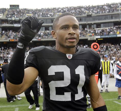 Nnamdi Asomugha lands with Eagles - CBS News