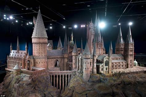 Incredibly detailed model of Hogwarts Castle used for every Harry Potter film is revealed for ...