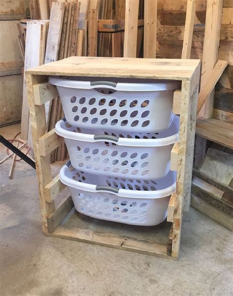 Awesome Pallet Laundry Basket Holder Ideas to Help Your Laundry Get ...