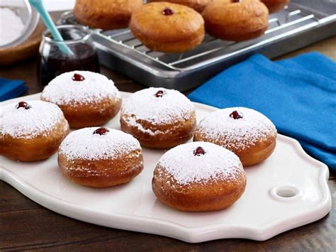 Sufganiyot - Fried Hanukkah Jelly Doughnuts for the Jewish Holidays ...