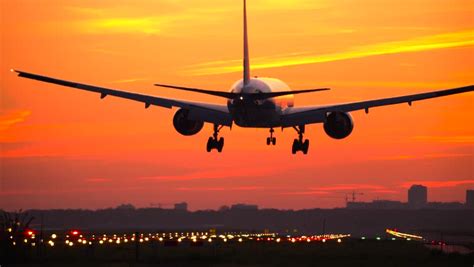 4K Airplane Landing At Dusk Stock Footage Video 10374956 | Shutterstock