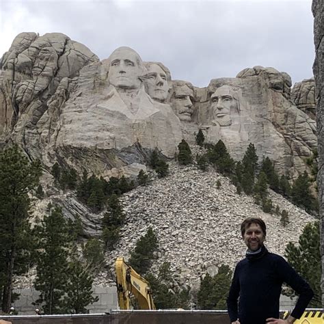 Hike to Mount Rushmore from Horsethief Lake - Roadbits