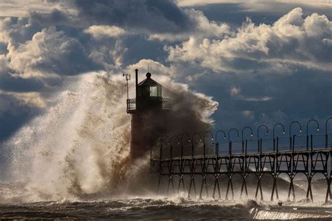 Gale Warnings issued for Lake Michigan, Huron and Superior, waves up to 26 feet forecast - mlive.com