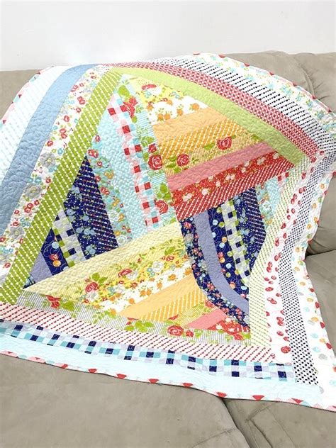 Free Jelly Roll Quilt Pattern : Jelly Roll Spinner – The Little ...