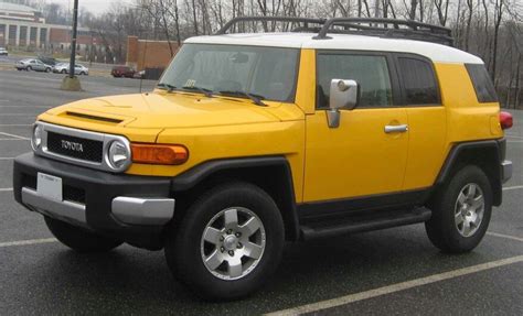 Toyota FJ cruiser yellow