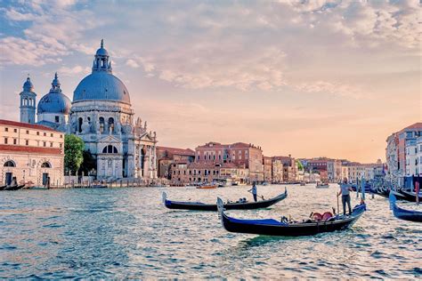 Doge's Palace & St Mark's Basilica with Gondola ride tour