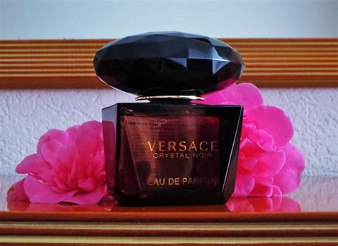 Crystal Noir Versace perfume - a fragrance for women 2004