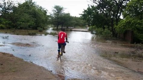 Malawi floods kill 170 and leave thousands homeless - BBC News