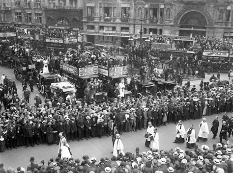 Emily Davison: VIDEO Of The Suffragette Being Killed By The King's Horse