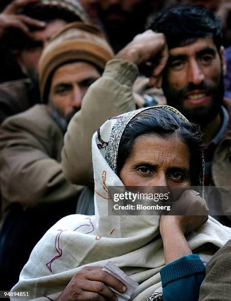 2005 Kashmir Earthquake Photos and Premium High Res Pictures - Getty Images