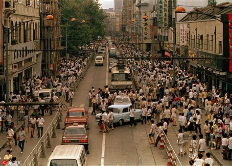 The Fascinating History & Culture of Shanghai's Nanjing Road