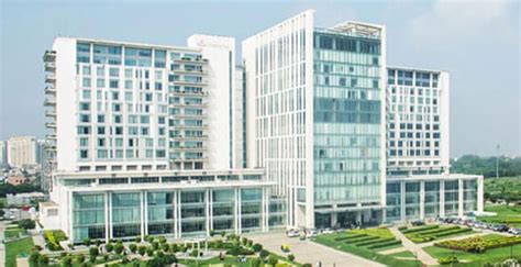 Max Healthcare Hospital Gurgaon | Specialties | Doctors