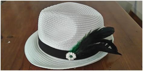 Sombrero con plumas DIY | Sombreros, Sombrero chino, Manualidades ...