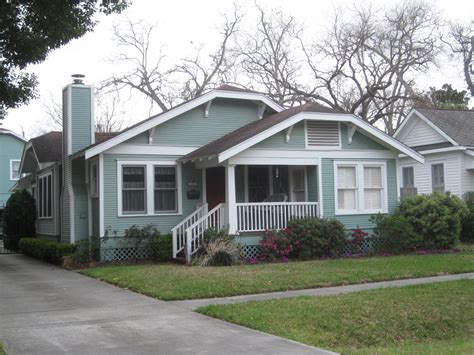 The OtHeR HoUsToN: BUNGALOW COLORS ~ SOME BEAUTIFUL COMBINATIONS