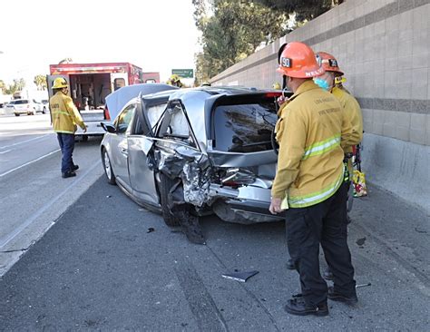 7 injured in 405 Freeway crash in Van Nuys - LA Times Now