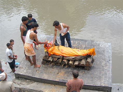 Cremation at Pashupatinath Temple in Kathmandu, Nepal | Flickr