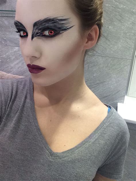 Black Swan Makeup | Halloween Costume Makeup