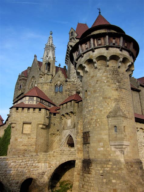 Castle Kreuzenstein, Vienna | Castle, Middle ages, Middle ages architecture