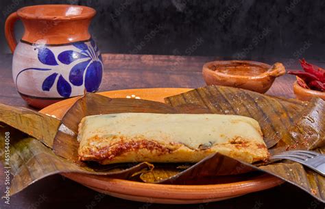 Comida típica mexicana, Tamales veracruzanos o jarochos, preparados con ...