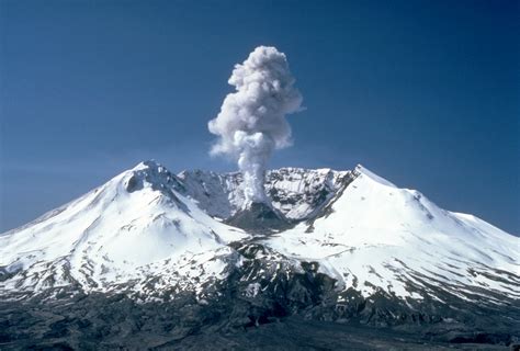 Bucking the Trend: Mount St. Helens Grows a Glacier | Mobile Ranger