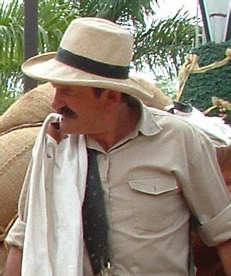 File:Juan Valdez, actor.jpg - Wikimedia Commons