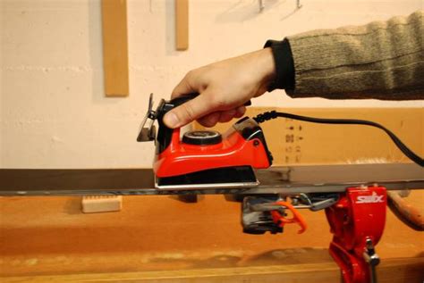 How to Wax Skis: Step-By-Step Guide and the Gear You'll Need | GearJunkie