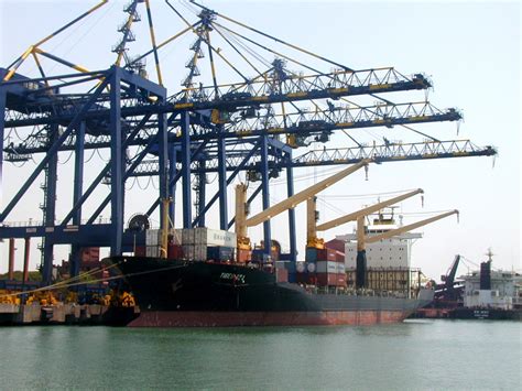 All ports in TN, Puducherry told to hoist warning signal no. 3 ...