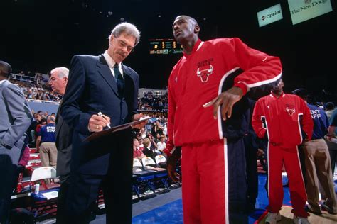 Phil Jackson: Michael Jordan's 1993 Retirement Was 'Denying a Gift to Society'