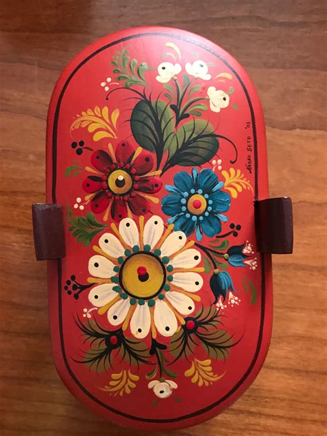 Pin by Cindy Olson on Rosemaling | Folk art flowers, Scandinavian folk art, Folk art painting