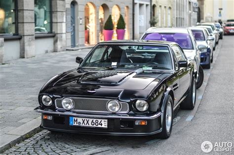 Aston Martin V8 Vantage 1977 - Design Corral