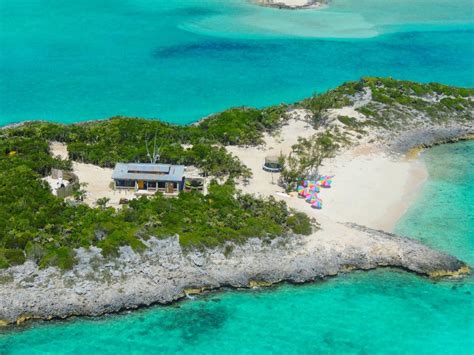 Johnny Depp | Little Hall’s Pond Cay The Private Island Worth $75 M